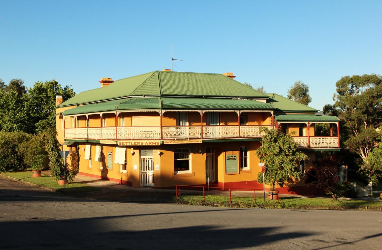 Settlers Arms Hotel Dungog Extérieur photo